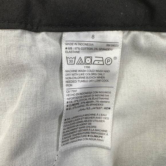 Old Navy Chino Shorts WMNS 8 Mid Rise Regular Fit Black Jack Button Zip Stretchy - Picture 2 of 6